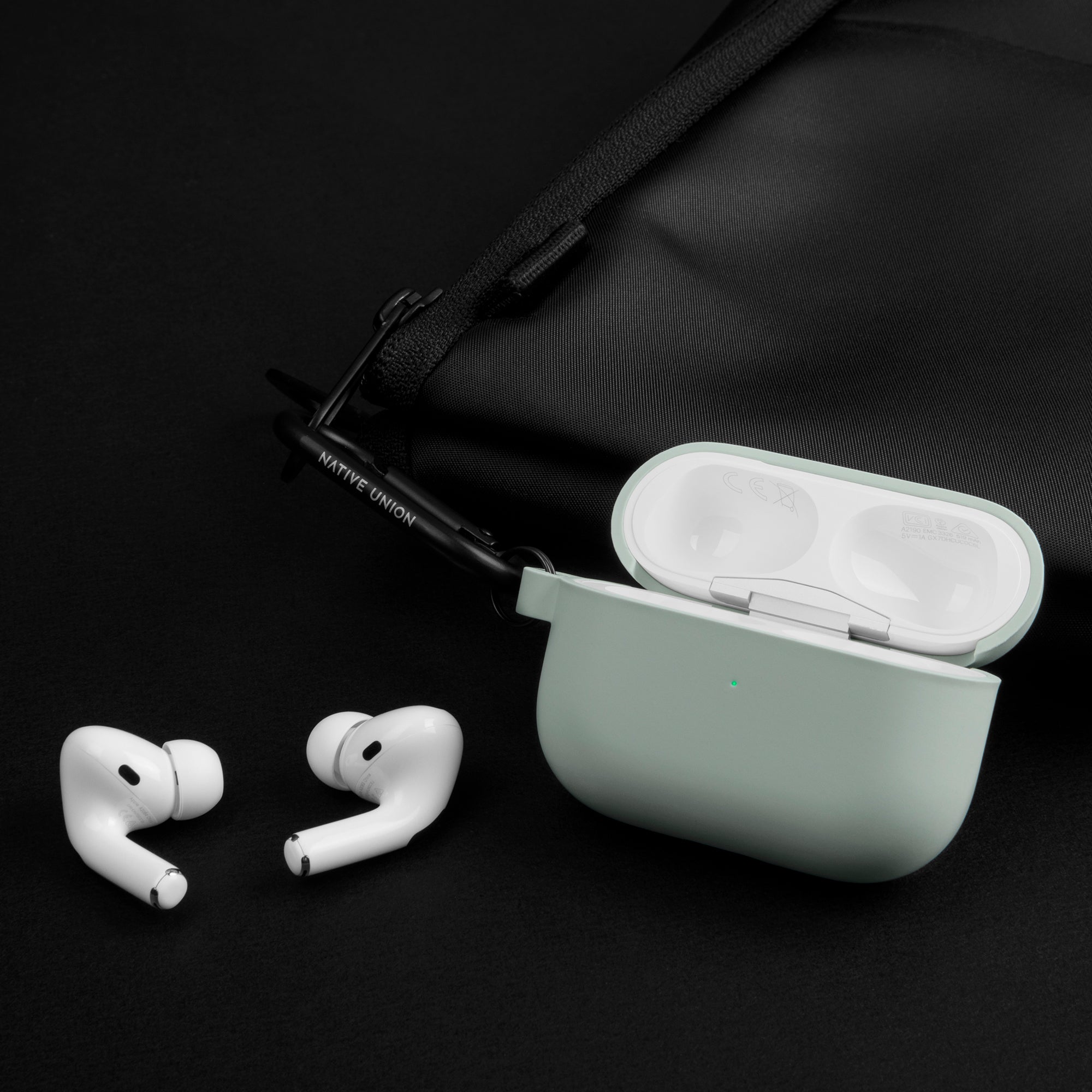 34391664951435,34391664984203,34391665016971,34391665049739,Roam Case for AirPods Pro